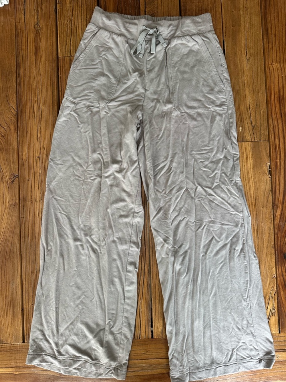 Z supply women’s Light taupe  Wide Leg Lounge Pants. Soft and flowy
